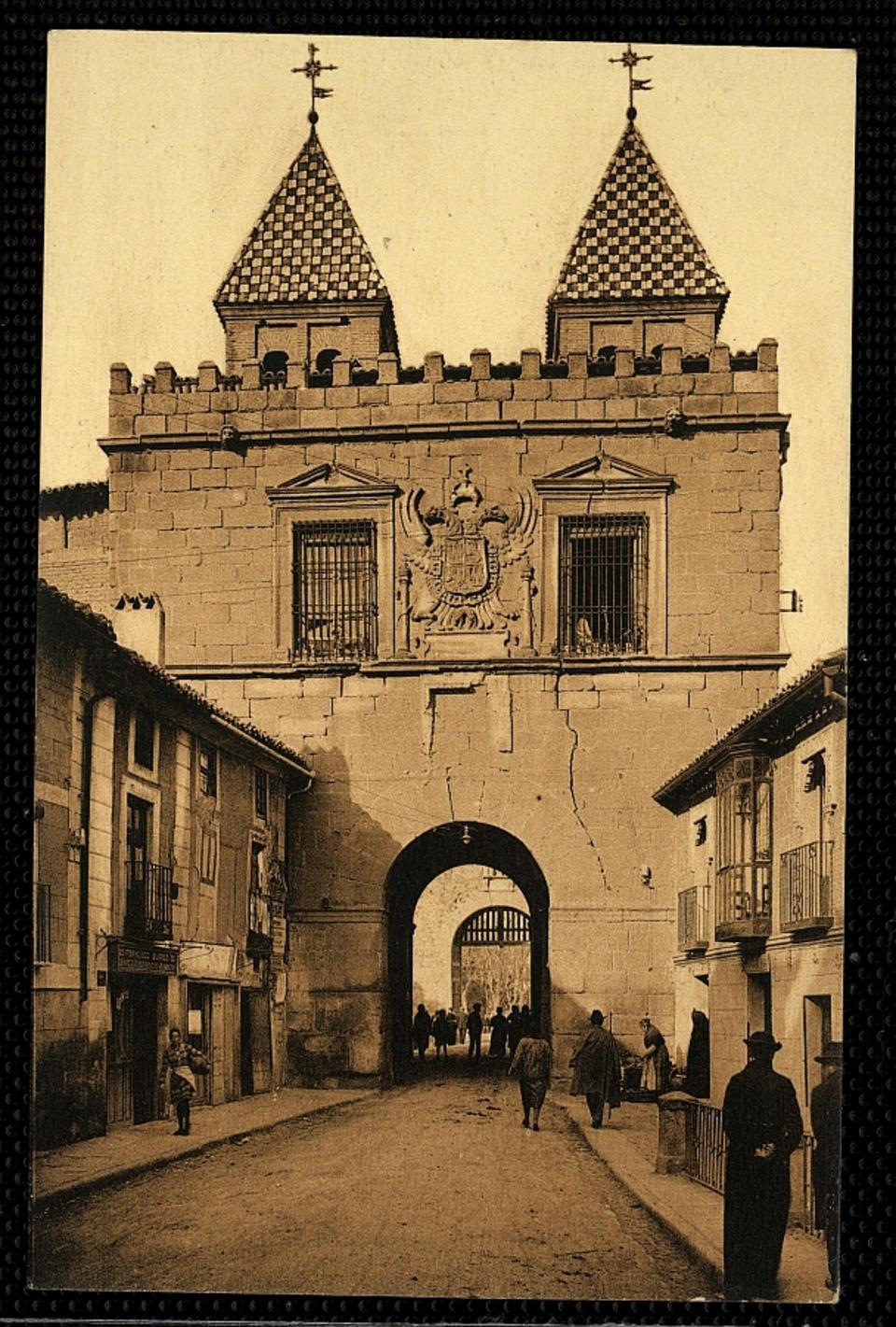 Toledo : Puerta de Visagra / L. Roisin, fot.-. [Imagen]