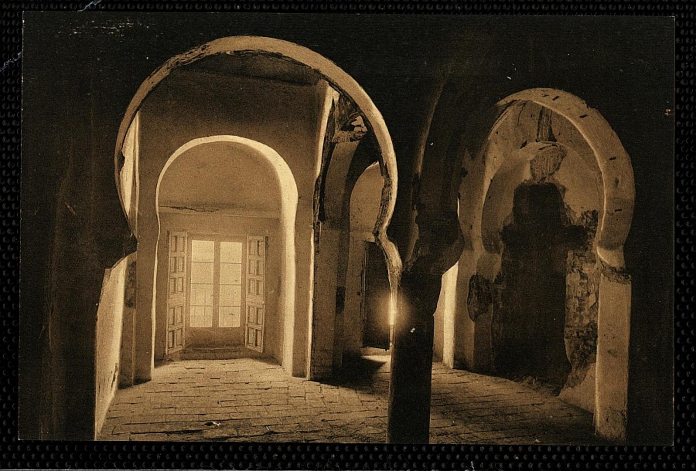 Toledo : Antigua Mezquita / L. Roisin, fot.-. [Imagen]