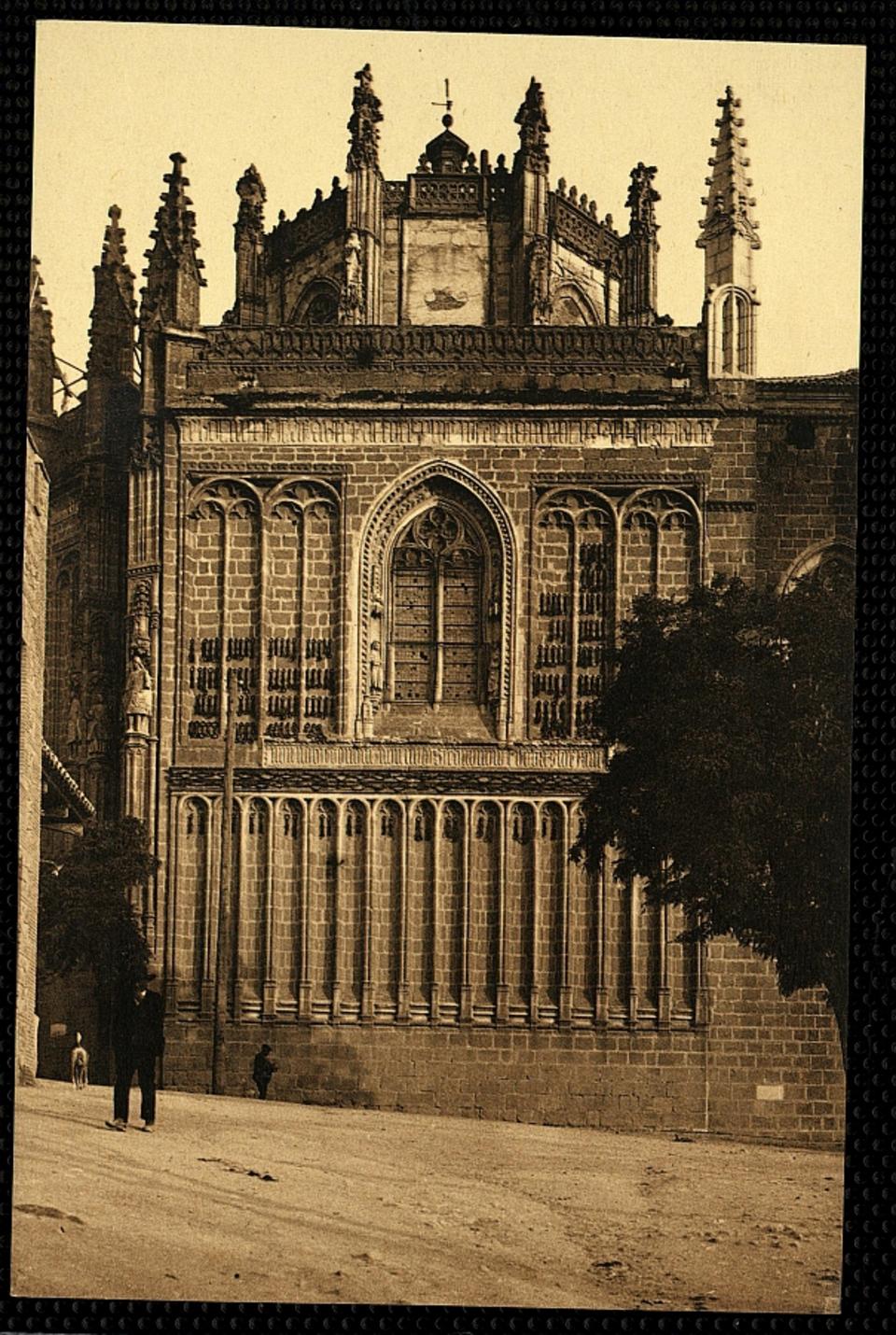 Toledo : Detalle fachada de San Juan de los Reyes / L. Roisin, fot.-. [Imagen]