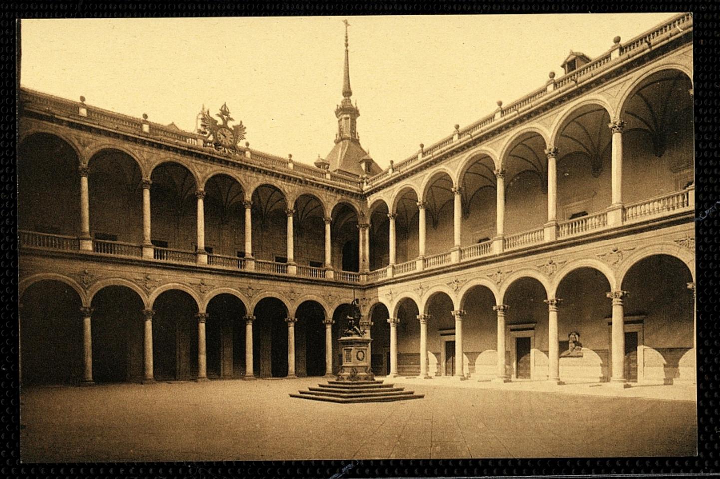 Toledo : Patio del Alcázar / L. Roisin, fot.-. [Imagen]