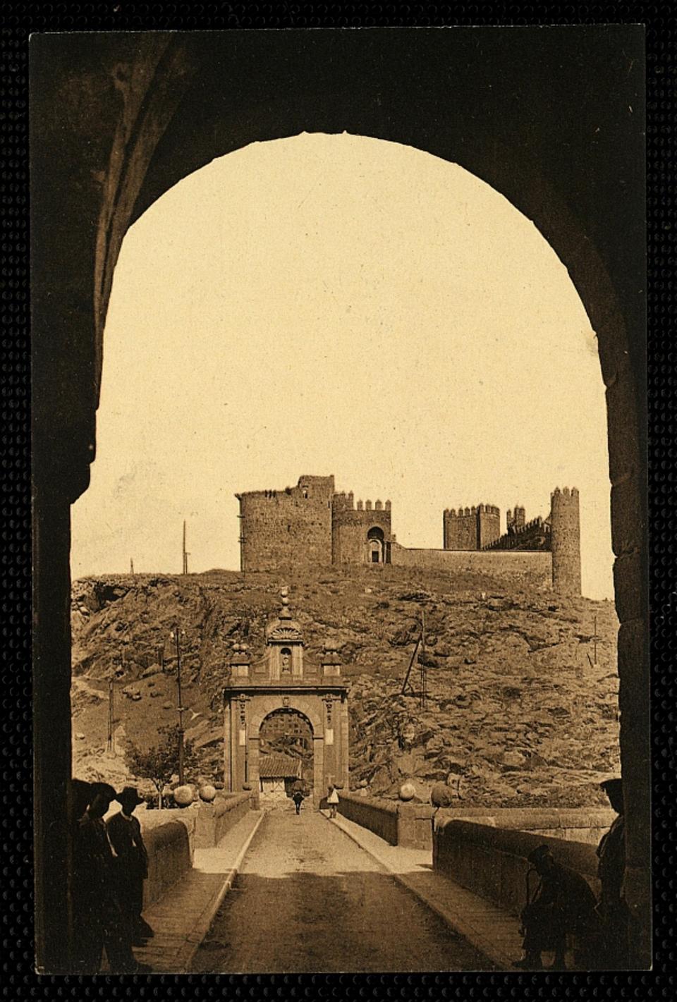 Toledo : Puente de Alcántara y castillo de San Servando / L. Roisin, fot.-. [Imagen]