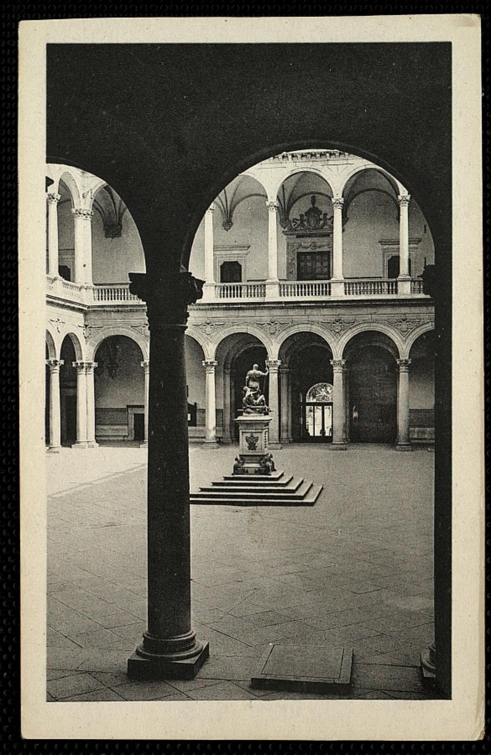 Toledo : Patio del Alcázar / L. Roisin, fot.-. [Imagen]