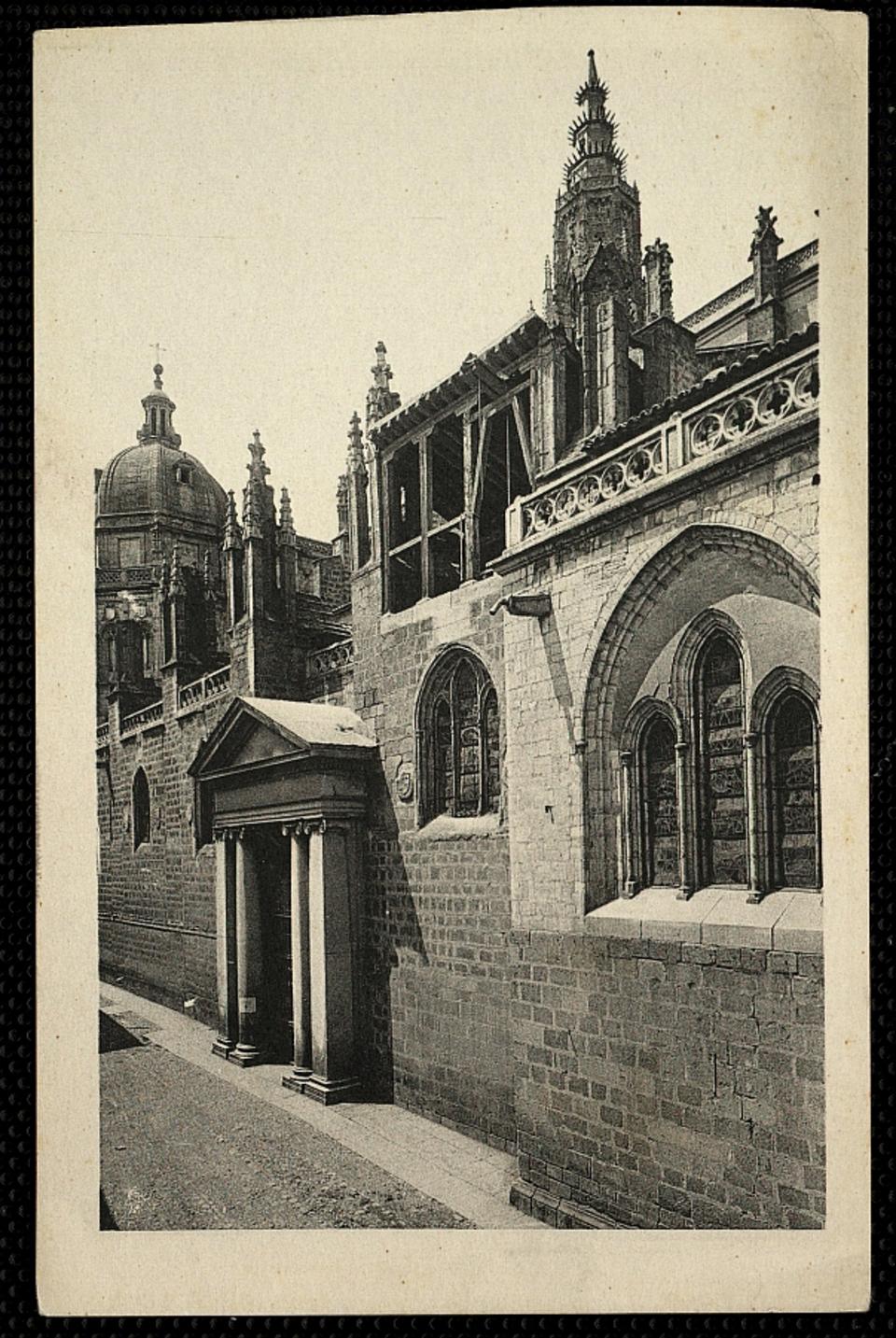 Toledo : Fachada sur de la Catedral / L. Roisin, fot.-. [Imagen]