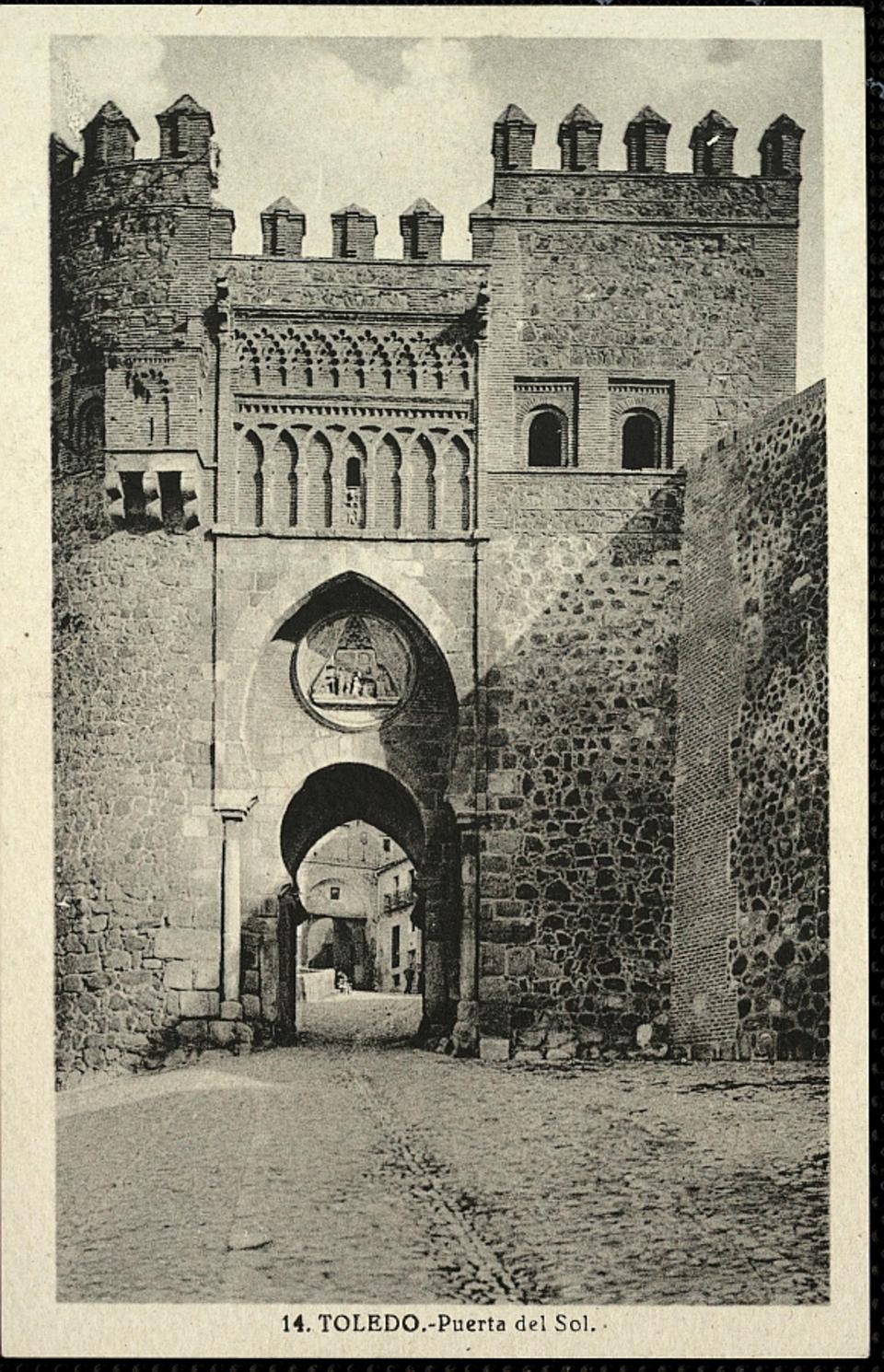 Toledo : Puerta del Sol / L. Roisin, fot.-. [Imagen]