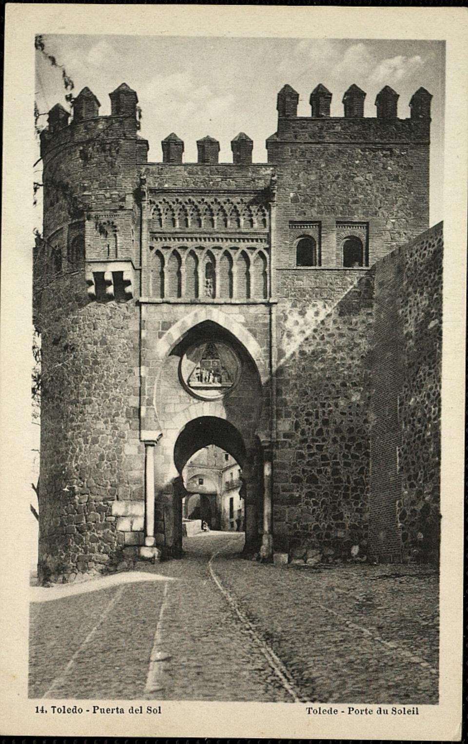 Toledo : Puerta del Sol / L. Roisin, fot.-. [Imagen]