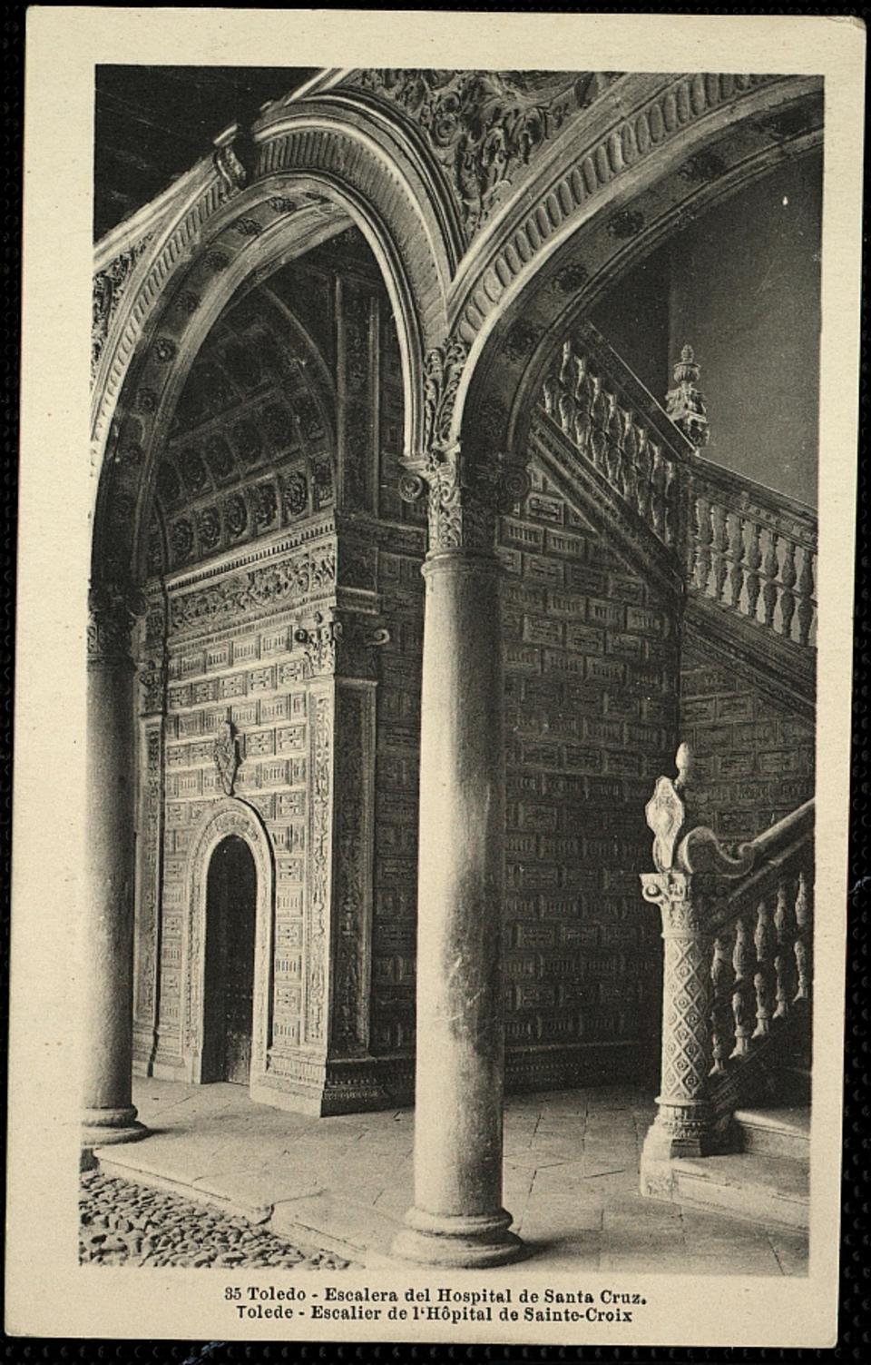 Toledo : Escalera del Hospital de Santa Cruz / L. Roisin, fot.-. [Imagen]