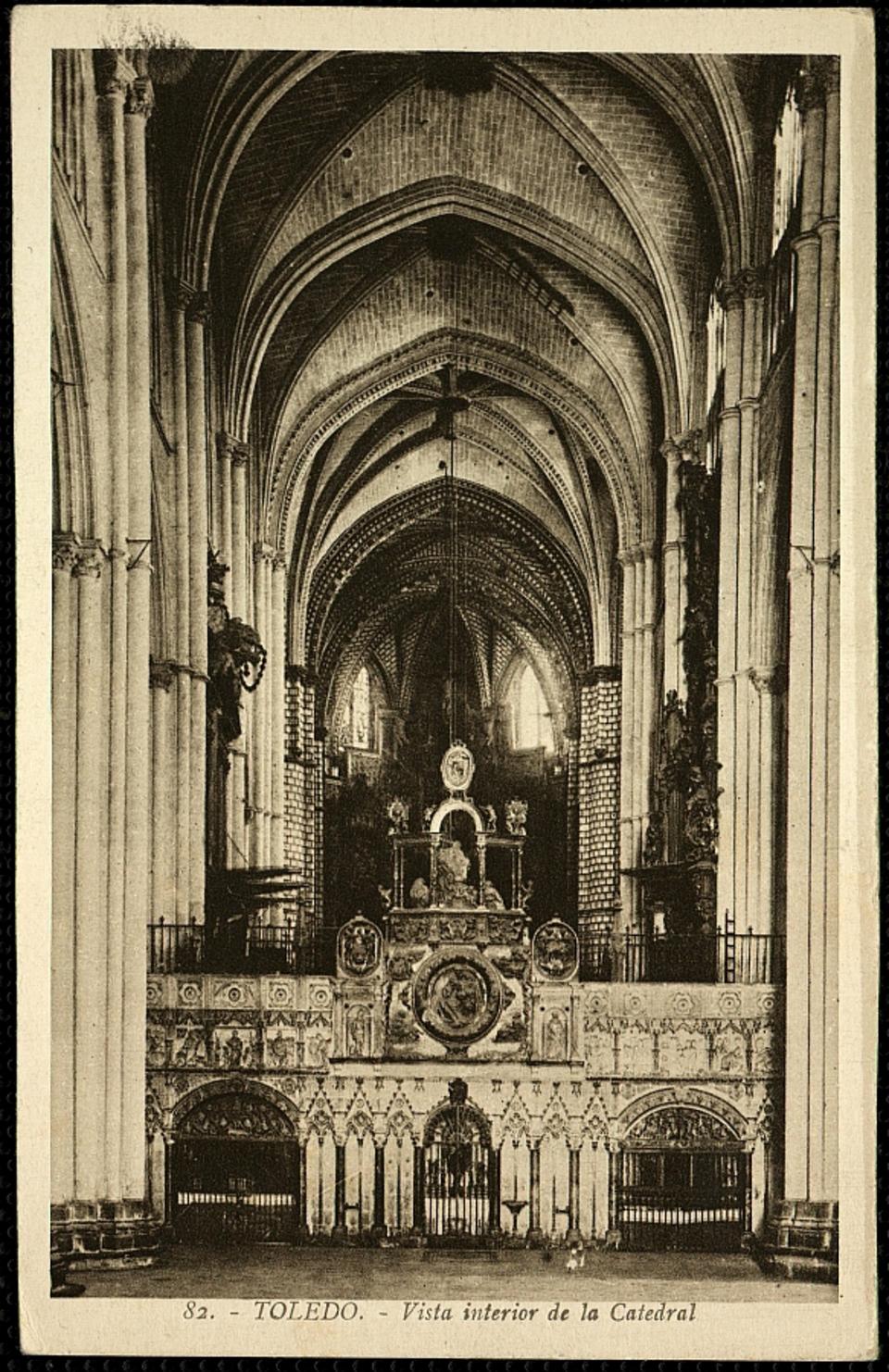 Toledo : Vista interior de la Catedral / L. Roisin, fot.-. [Imagen]