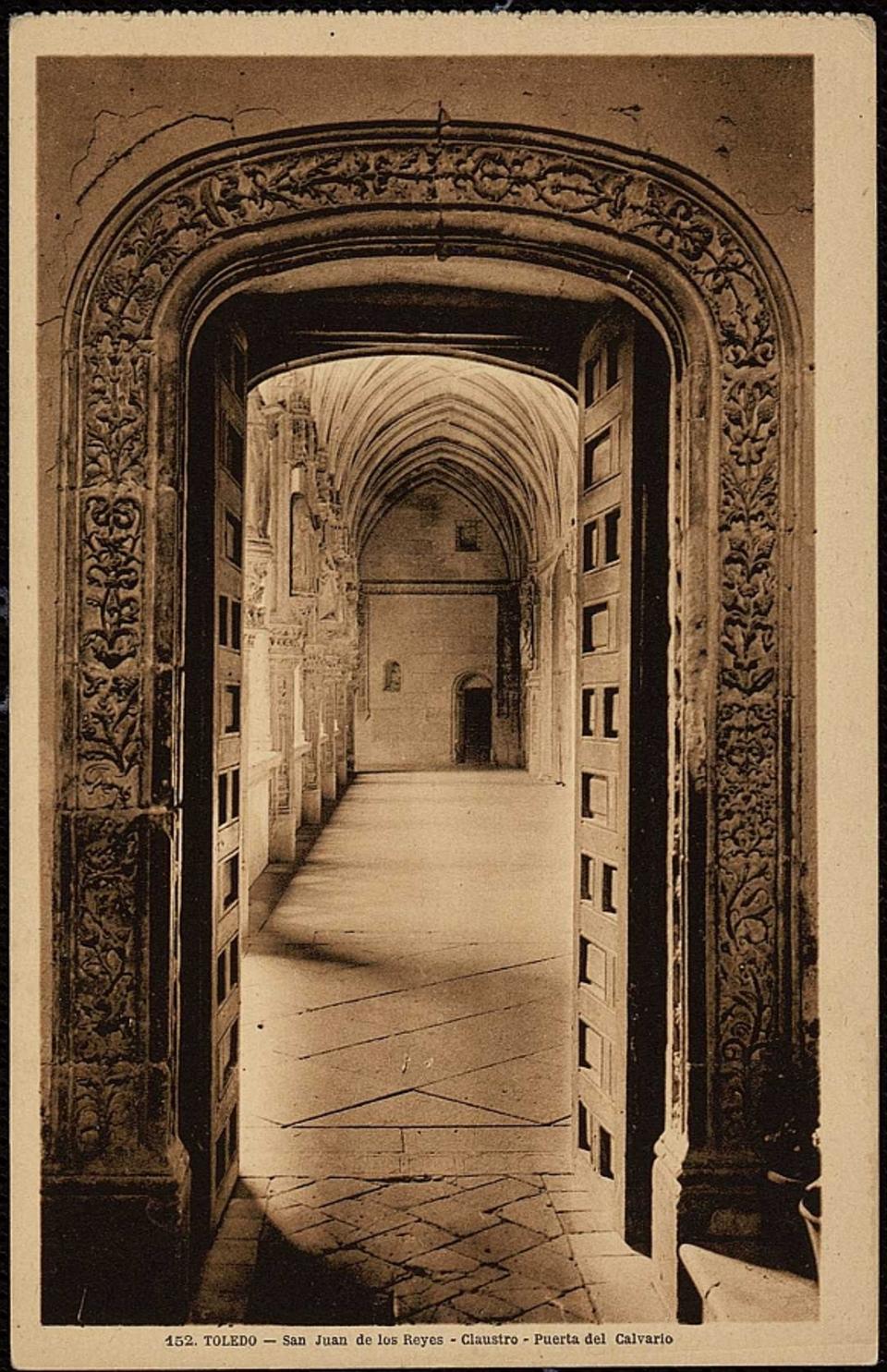 Toledo : San Juan de los Reyes - Claustro - Puerta del Calvario / L. Roisin, fot.-. [Imagen]